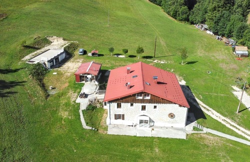 Septmoncel Maison | Homerez - Maison isolée et calme à Septmoncel avec vue sur montagne