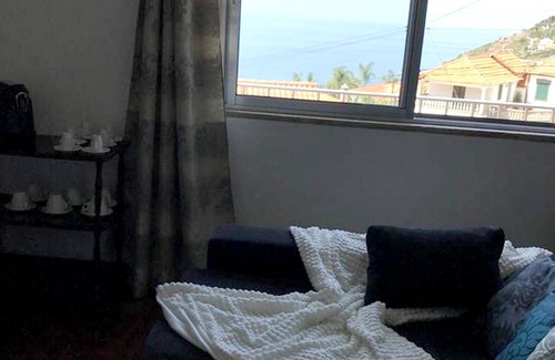 Arco da Calheta Maison | Homerez - Maison à 6 km de la plage pour 6 pers. avec balcon à Arco da Calheta