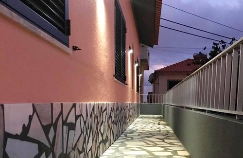 Arco da Calheta Maison | Homerez - Maison à 6 km de la plage pour 6 pers. avec balcon à Arco da Calheta