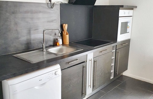 Moulin a Vent Appartement | Homerez - Appartement spacieux à Perpignan, balcon