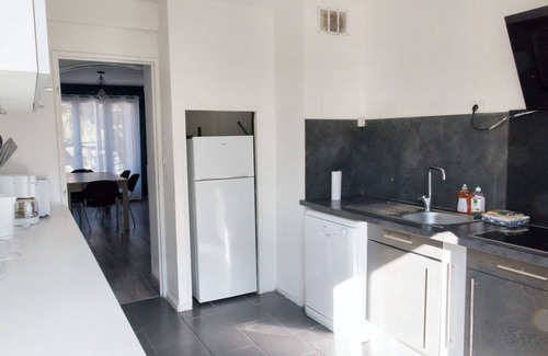Moulin a Vent Appartement | Homerez - Appartement spacieux à Perpignan, balcon