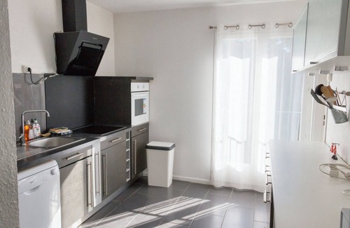 Moulin a Vent Appartement | Homerez - Appartement spacieux à Perpignan, balcon