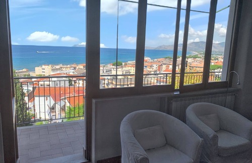 Sperlonga Appartement | Homerez - Appartement spacieux avec vue sur la mer à Sperlonga 109 m²