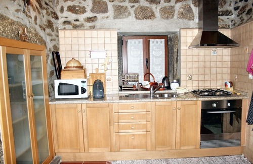 Viseu Maison | Homerez - Maison spacieuse familiale Nogueira avec jardin