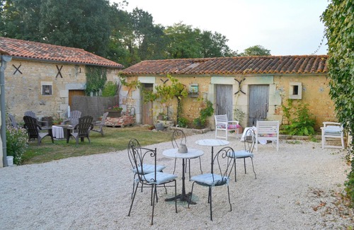 Cabariot Maison | Homerez - Maison spacieuse à Cabariot, 180m², jardin