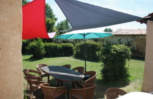 Queyssac Maison | Homerez - Maison spacieuse au cœur de Queyssac avec jardin