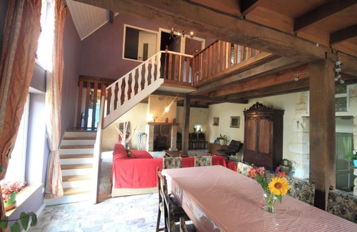 Queyssac Maison | Homerez - Maison spacieuse au cœur de Queyssac avec jardin