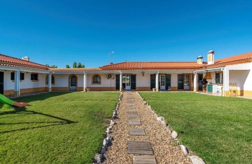 Grandola Villa | Homerez - Villa spacieuse avec piscine privée à Grândola