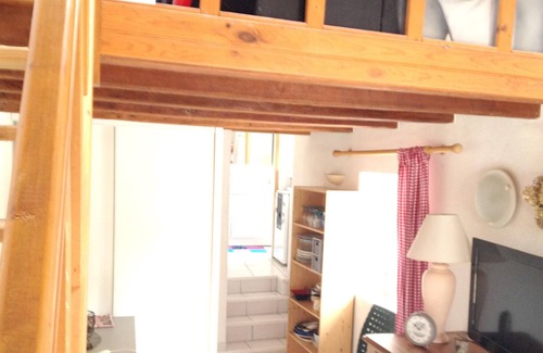 Saint-Jean-d'Angely Appartement | Homerez - Studio pour 3 pers. avec piscine et jardin à Saint-Jean-d'Angély