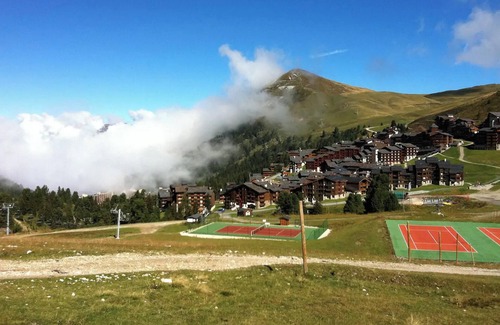 Belle Plagne Appartement | Homerez - Studio in Mâcot-la-Plagne