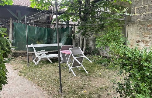 Neris-les-Bains Appartement | Homerez - Studio in Néris-les-Bains