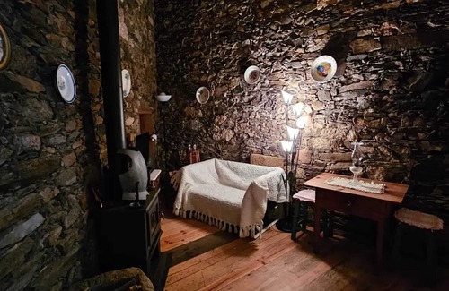 Sabugal e Aldeia de Santo Antonio Appartement | Homerez - Studio in Sabugal castle