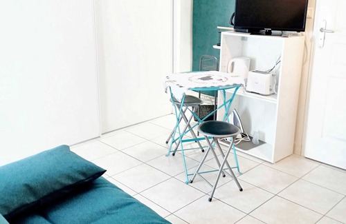 La Jarrie Appartement | Homerez - Studio cosy avec jardin