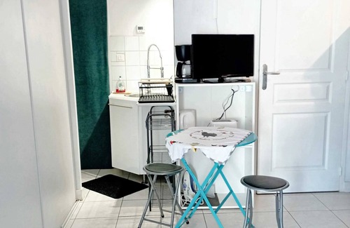 La Jarrie Appartement | Homerez - Studio cosy avec jardin