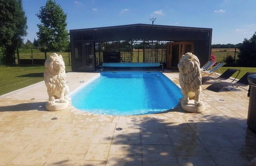 Saint-Clair-d'Arcey Villa | Homerez - Villa à Saint Clair-d'Arcey