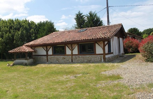 Pontonx-sur-l'Adour Villa | Homerez - Jolie maison pour 4 pers. avec piscine partagée à Pontonx-sur-l'Adour