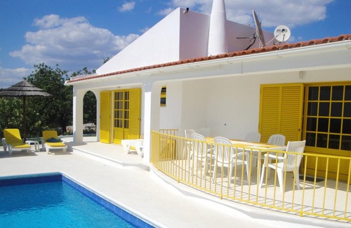 Albufeira Villa | Homerez - Villa à 8 km de la plage pour 8 pers. avec piscine et terrasse à Tunes