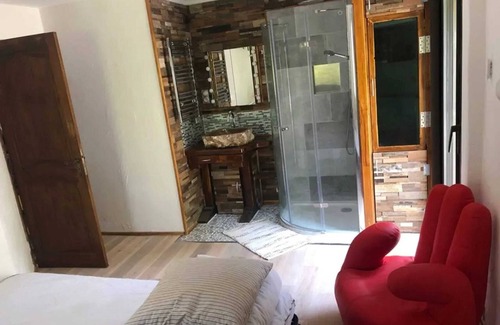 Puymeras Villa | Homerez - Villa for 13 ppl. with swimming-pool, jacuzzi and garden at Puyméras