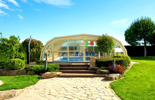 Tornabous Villa | Homerez - Villa pour 15 pers. avec piscine, jacuzzi et terrasse à Tornabous