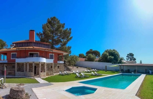 Sabugal Villa | Homerez - Villa pour 15 pers. avec piscine, jardin et balcon à Bendada, Sabugal