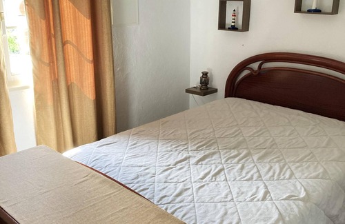 Montemor-o-Novo Villa | Homerez - Villa for 4 ppl. with swimming-pool, garden and terrace at Silveiras