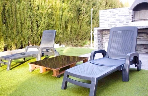 Atarfe Villa | Homerez - Villa pour 6 pers. avec piscine, jacuzzi, jardin et terrasse à Atarfe