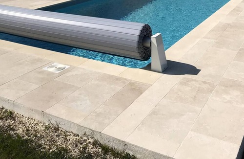 Virollet Villa | Homerez - Villa for 8 ppl. with swimming-pool, garden and terrace at Virollet