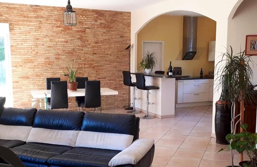 Paulhac Villa | Homerez - Villa pour 8 pers. avec piscine, jardin et terrasse à Paulhac