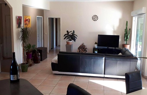 Paulhac Villa | Homerez - Villa pour 8 pers. avec piscine, jardin et terrasse à Paulhac