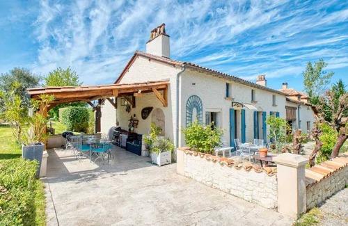Bosset Villa | Homerez - Villa à Bosset, piscine.