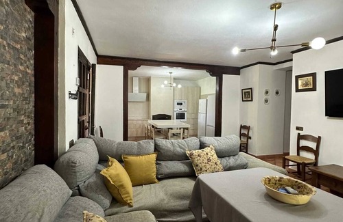 Villamartin Villa | Homerez - Villa spacieuse avec piscine privée à Villamartin