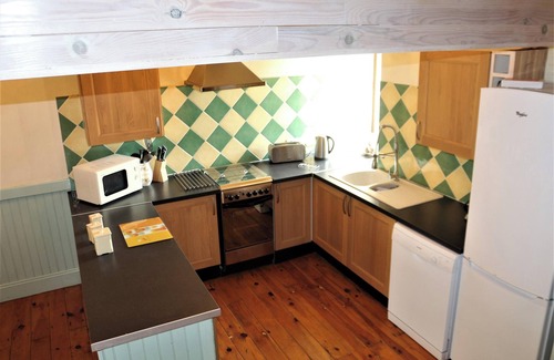 Nehou Maison | Homerez - Welcoming House in Néhou with Shared Pool