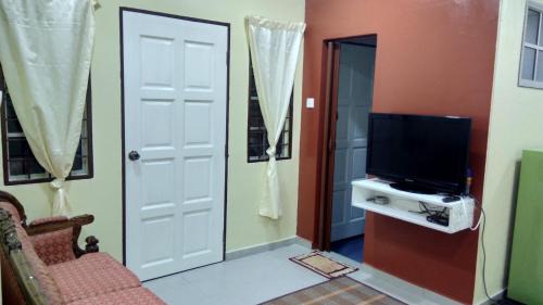 Pelabuhan Klang Maison | HOMESTAY KAMPUNG DELEK BARU, KLANG