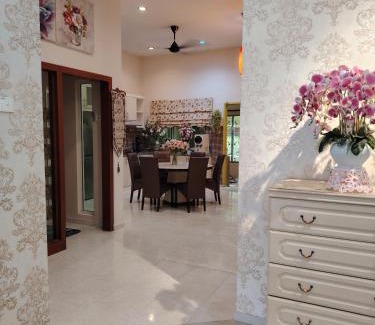Rembia Maison | Homestay Adinda Siti Melaka with PLAYPOOL WATERPARK