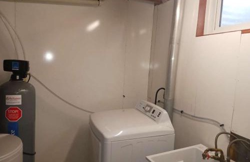 Kitchener Maison | Homestay at Heart Of Kitchener-Free Wifi & Parking