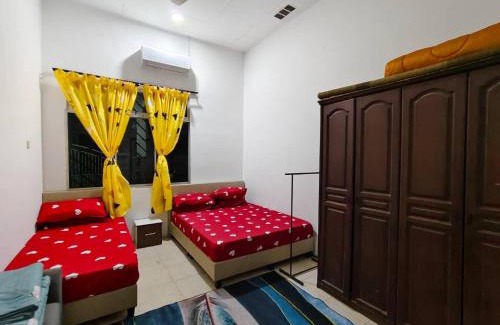 Parit Sulong Maison | HOMESTAY MUZHOFFAR Batu Pahat