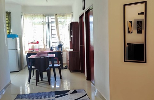 Kota Kinabalu Appartement | Homestay near UMS Sepanggar - ground floor with pool view!