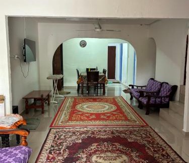 Pasir Gudang Maison | Homestay Qaseh