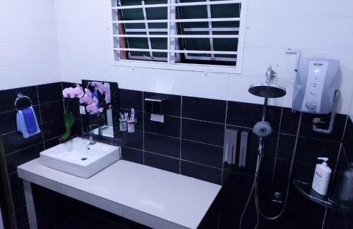 Sungai Buloh Maison | Homestay VillaSolihin Sungai Buloh