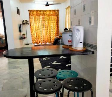 Tanjung Tanah Merah Appartement | Homestay Wadi A5-5-4 @ Laguna Condo Resort
