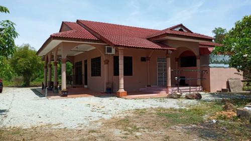 Cherang Ruku Maison | Homestay Zahra Sri Bayu