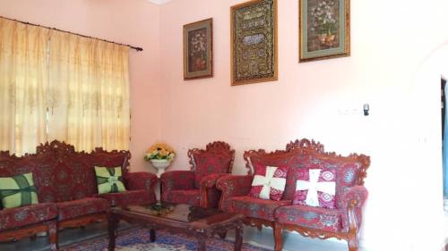Cherang Ruku Maison | Homestay Zahra Sri Bayu