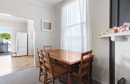 Otahuhu Maison | Homestead Haven Bungalow with Pool and Air-Con