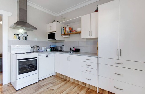 Otahuhu Maison | Homestead Haven Bungalow with Pool and Air-Con