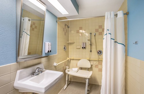 Witmer Hôtel | HomeTowne Studios by Red Roof Lancaster