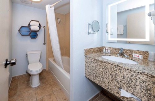 New Castle Hôtel | HomeTowne Studios by Red Roof Wilmington - New Castle
