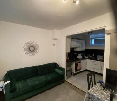 Montry Maison | Homewood - entire property for 6 people - 4 adults maximum - in village 10 min from Disneyland Paris & TGV RER A