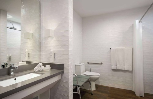 Evaristo Morales Hôtel | Homewood Suites by Hilton Santo Domingo, Dominican Republic