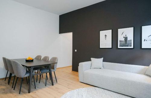 Mariahilf Appartement | Homey 2BR perfect for 4-6 metro close to Naschmarkt