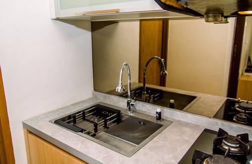 Panunggangan Utara Appartement | Homey And Serene 2Br At Great Western Resort Apartment